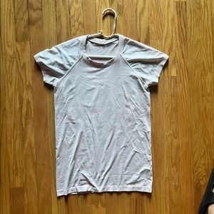 light pink lululemon swiftly tshirt
